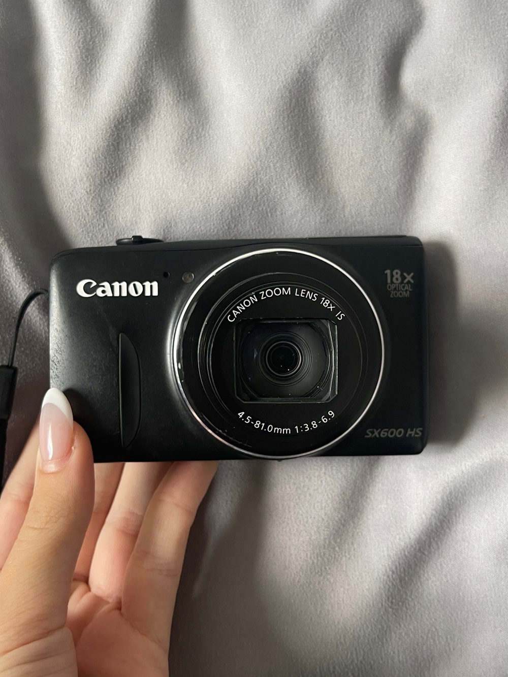 Canon SX600 HS Black Compact Digital Camera with 18x Zoom